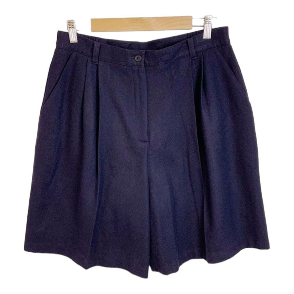 Navy blue Vtg Sag Harbor Pleated Wool Shorts (lined)
